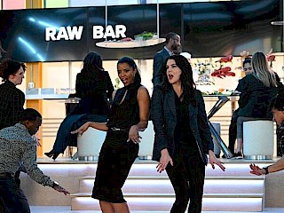 "Zoe's Extraordinary Playlist": Renee Elise Goldsberry, Lauren Graham & Their Epic Musical Showdown