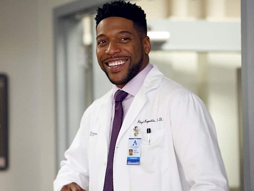 'New Amsterdam's Jocko Sims Talks Playing a Black Surgeon On TV
